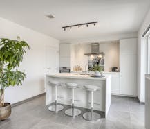 Energiezuinig halfopen huis in rustige straat te Izegem!