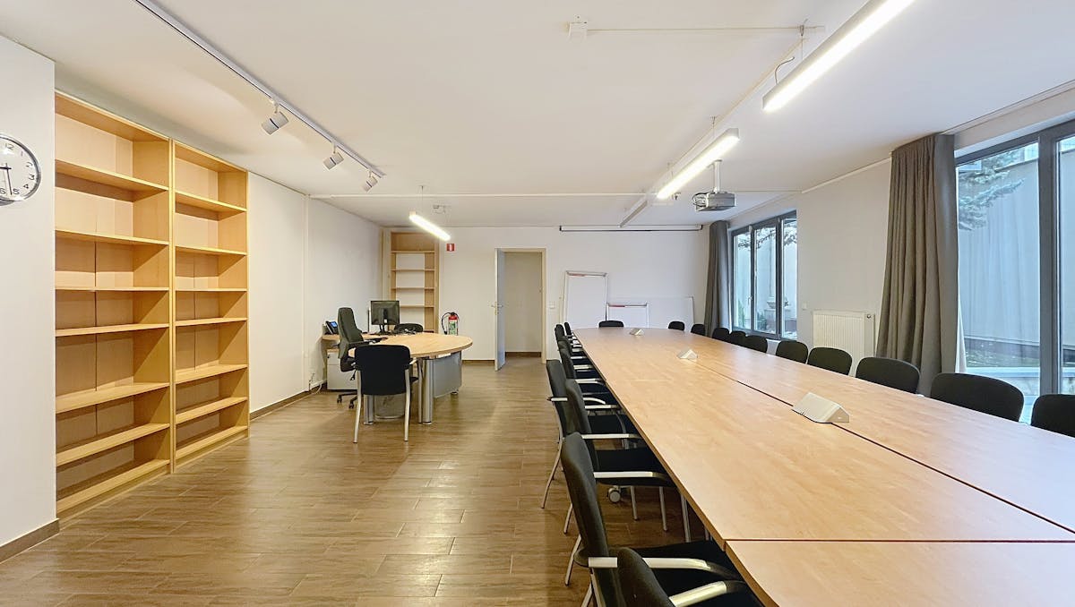 Place Bara | Bureau lumineux 175m² + jardin