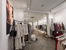 Handelspand met vitrine te huur in het centrum van Hasselt