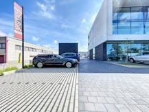 High-end modern kantoor (653 m²) te huur in Zele