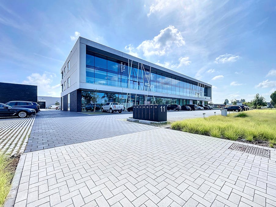 High-end modern kantoor (653 m²) te huur in Zele