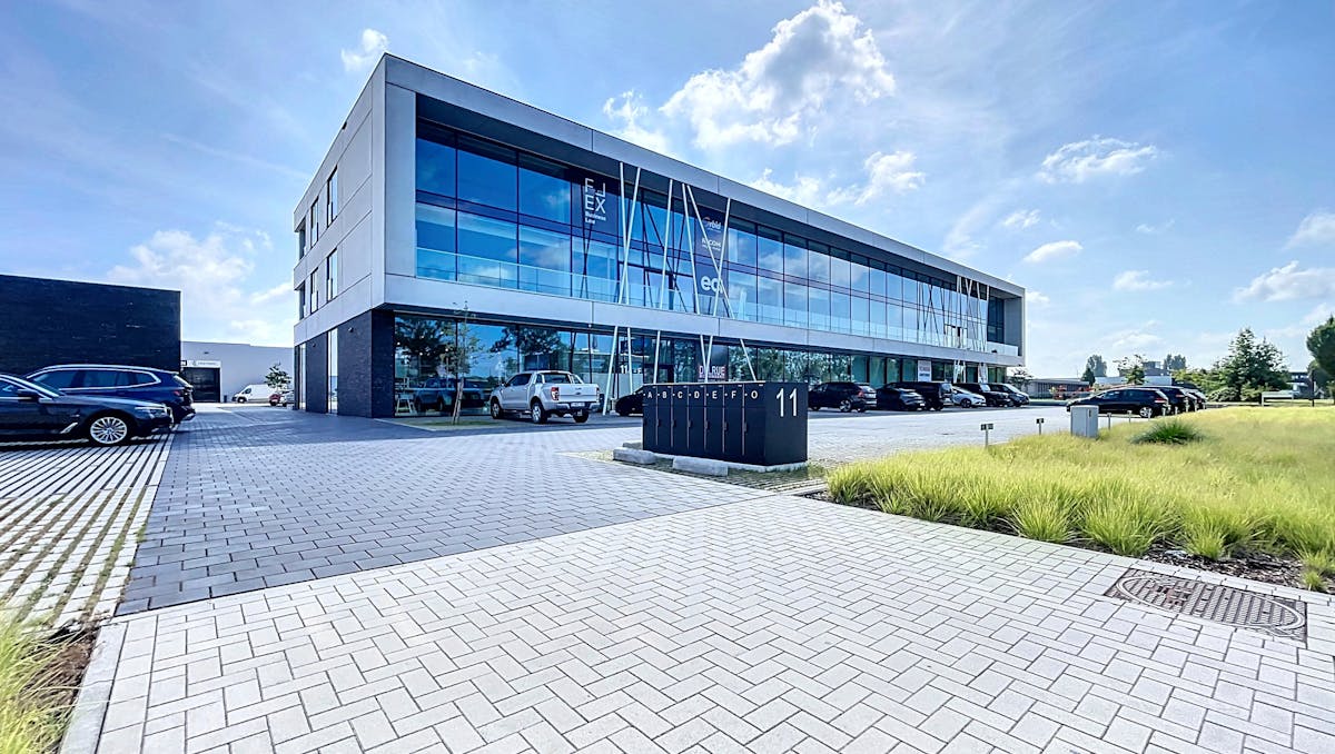 High-end modern kantoor (653 m²) te huur in Zele