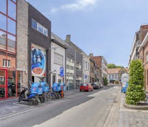 Handelspand met woonst te koop in centrum Roeselare