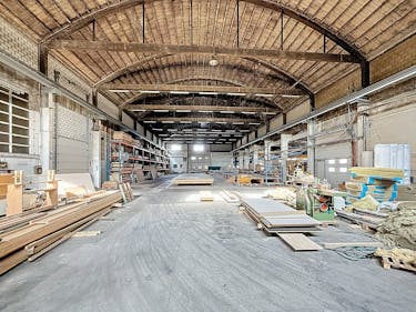 Magazijn (ca. 1010 m²) met optioneel kantoor te huur Evergem