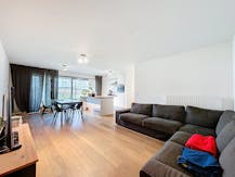 Appartement met drie slaapkamers en zicht op de Schelde.