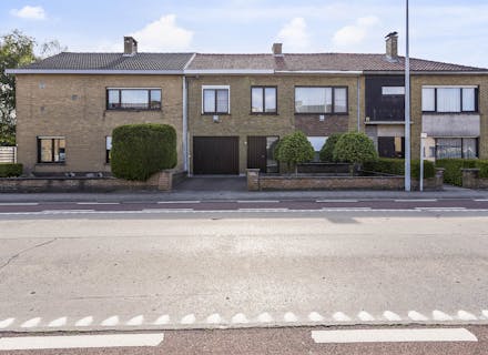 Huis met 3 slaapkamers, tuin (402m²) en garage in Sint-Kruis (Brugge)