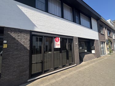 Kantoor / praktijkruimte (109m³) te huur nabij centrum Eeklo