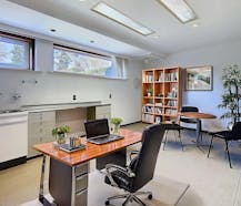 Kantoor / praktijkruimte (109m³) te huur nabij centrum Eeklo