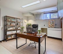 Kantoor / praktijkruimte (109m³) te huur nabij centrum Eeklo