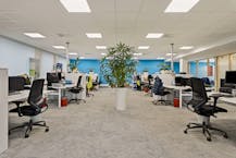 Ruim recent kantoor (365 m²) te huur in Loppem.