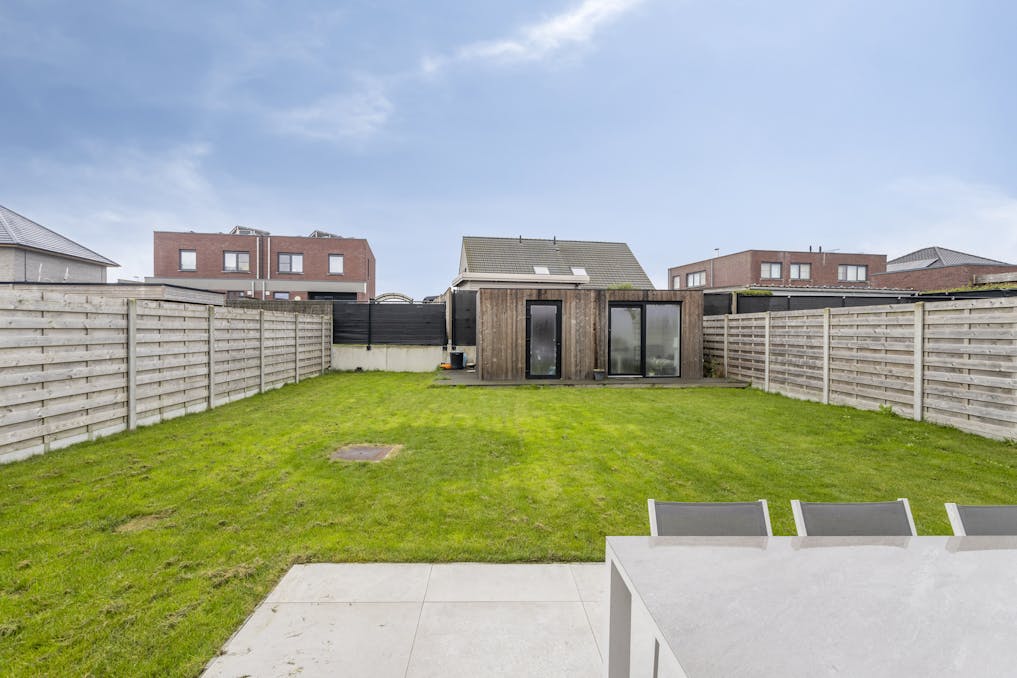 Recente woning (2020) met 4 slaapkamers te koop in Aartrijke