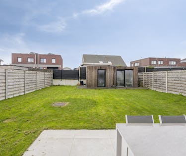 Recente woning (2020) met 4 slaapkamers te koop in Aartrijke