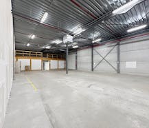 Loods te huur - toplocatie Oostende (ca. 1200 m²)