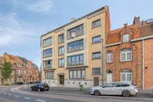 Appartement te koop met 3 kamers en garage in Ieper