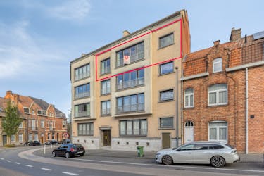 Appartement te koop met 3 kamers en garage in Ieper