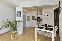 Instapklaar gelijkvloers 1-slaapkamerappartement met veel lichtinval in het centrum van Strombeek-Bever