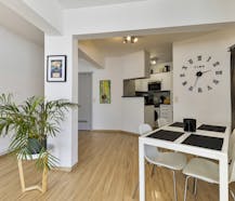 Instapklaar gelijkvloers 1-slaapkamerappartement met veel lichtinval in het centrum van Strombeek-Bever