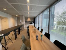  Gemeubelde kantoren (367m²) te huur bij op- & afrit E17/E40