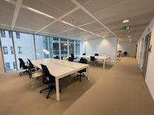  Gemeubelde kantoren (367m²) te huur bij op- & afrit E17/E40