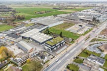 Nieuwbouwkantoor van ca. 325m² op commerciële ligging