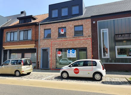 Handelspand met berging te huur in het centrum van Loenhout!