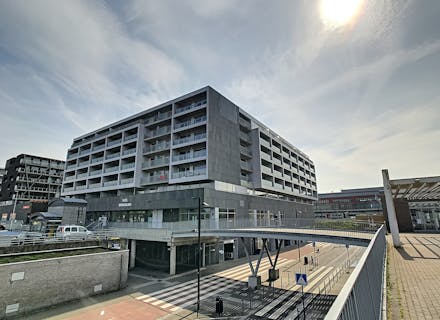 Appartement te huur met twee slaapkamers aan het station te Brugge