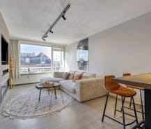 Lichtrijk, gerenoveerd appartement vlak bij de dijk te koop