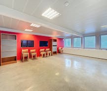 Bureau à louer (50m²) sur le Marché aux Herbes à Bruxelles.