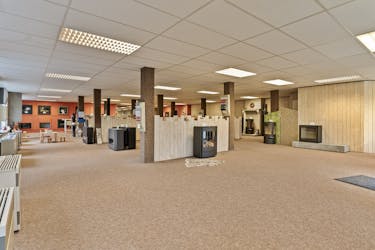 Bedrijfsgebouw met prachtige woning te koop in Sint-Andries