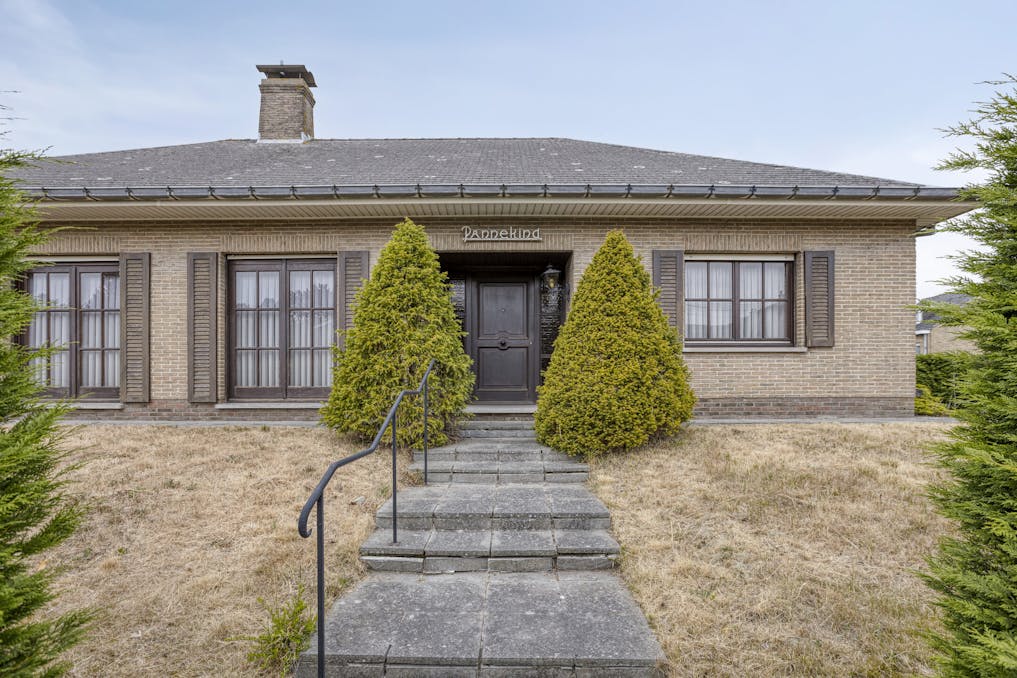 Te renoveren vrijstaande bungalow te koop in De Panne
