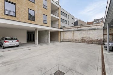 Carport in afgesloten residentie te centrum Roeselare