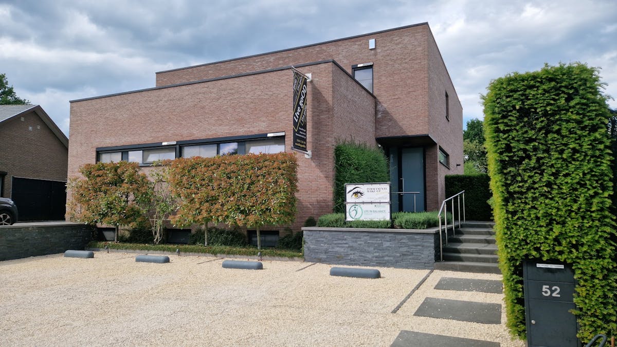 Instapklare praktijk- of kantoorruimte van 55 m² – Kuringen