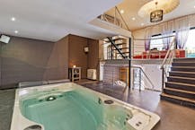 Over te nemen wellnesscentrum met 3 slaapkamer appartement