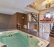 Over te nemen wellnesscentrum met 3 slaapkamer appartement