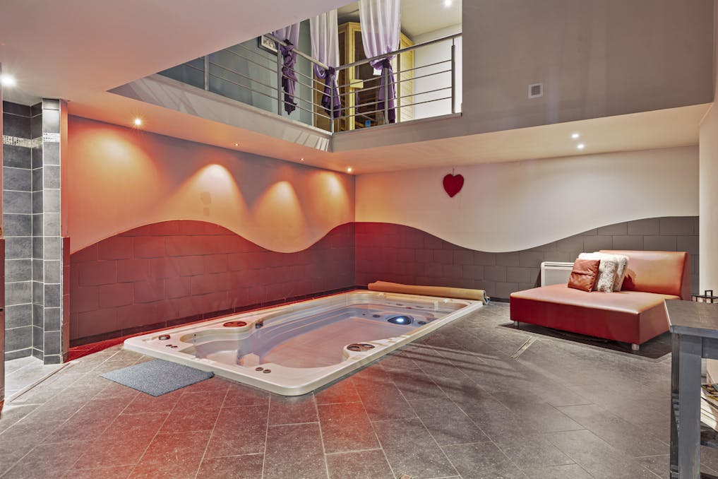 Over te nemen wellnesscentrum met 3 slaapkamer appartement