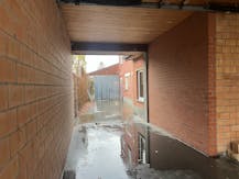 Magazijn van ca 140 m² te huur in Meulebeke