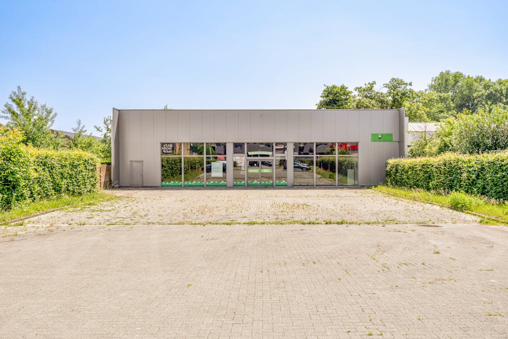 Instapklaar winkelpand op toplocatie te Genkersteenweg 159 in Hasselt