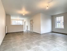 Recente woning met 3 kamers, tuin en garage in Poperinge