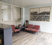 Vastgoedvennootschap met verhuurde magazijnen en opbrengsteigendom te Kortrijk