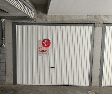 Goedgelegen garagebox te koop te centrum Westende-Bad!
