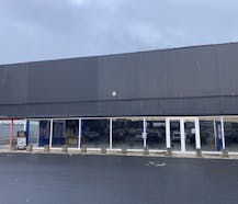 Baanwinkel van ca. 431 m² langs de Brugsesteenweg Roeselare