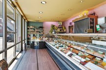 Handelspand met instapklare woning te Sint-Denijs