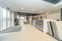 Ruim handelspand met standplaats te koop te Koksijde-bad