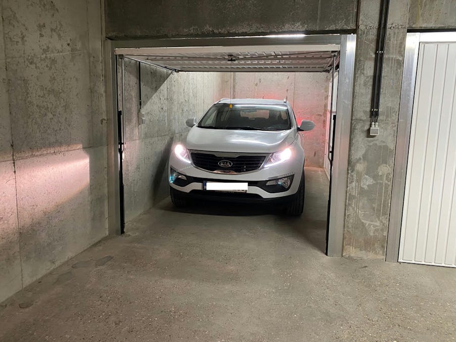 Centraal gelegen garagebox te koop ! 