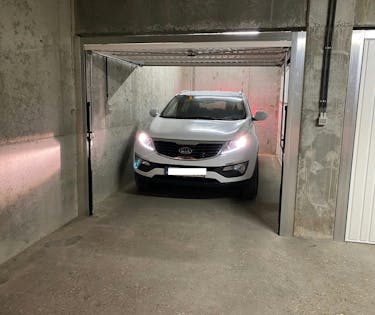 Centraal gelegen garagebox te koop !