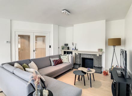 Volledig gerenoveerd appartement (122m²) met 3 ruime slaapkamers te huur in Kortrijk