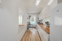 Instapklaar 2-slaapkamer appartement te centrum Oostende