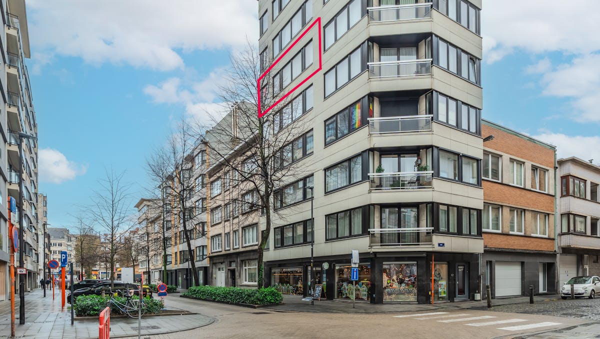 Instapklaar 2-slaapkamer appartement te centrum Oostende
