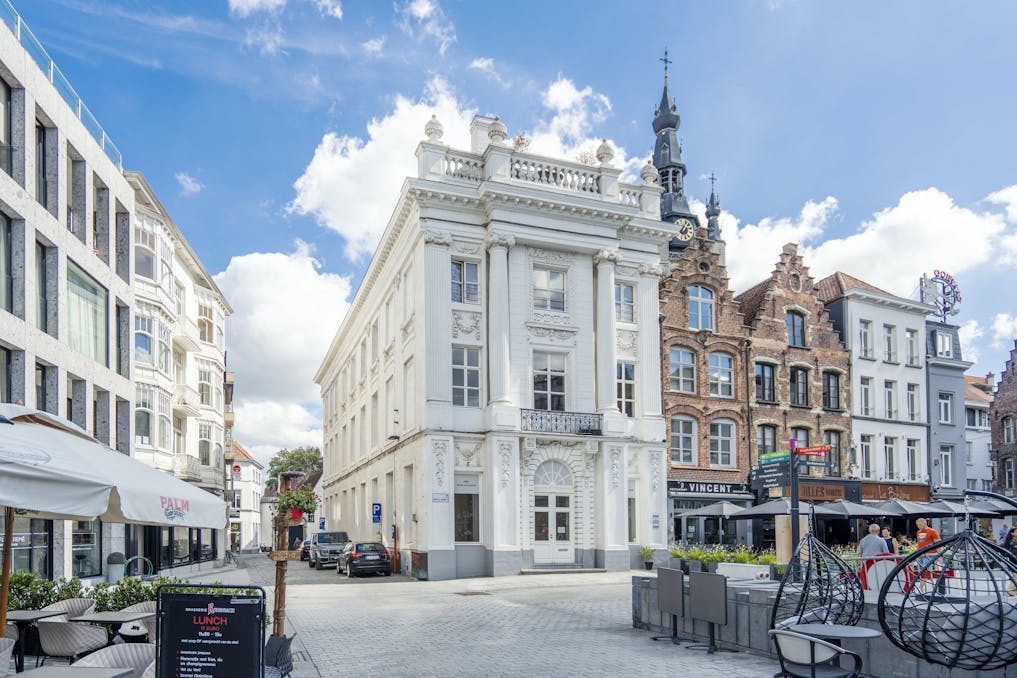 Prestigieus handelspand te huur in het hartje van Kortrijk!