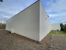 Ruime KMO-unit (ca. 825 m²) te huur in Nieuwerkerken